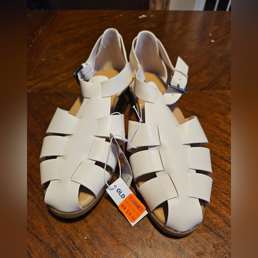 Old Navy Cream Women Sandals